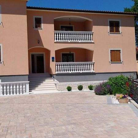 Apartmani Marica Plomin Bagian luar foto